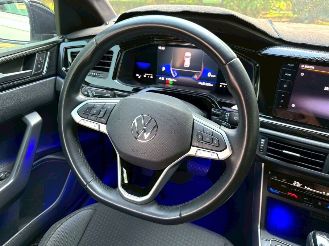 VOLKSWAGEN