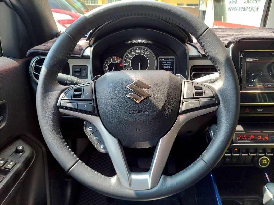 SUZUKI