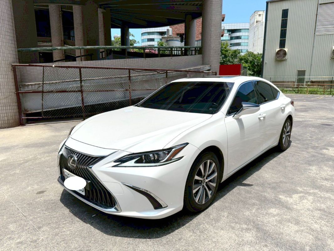 LEXUS ES200
