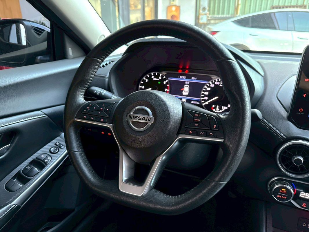NISSAN