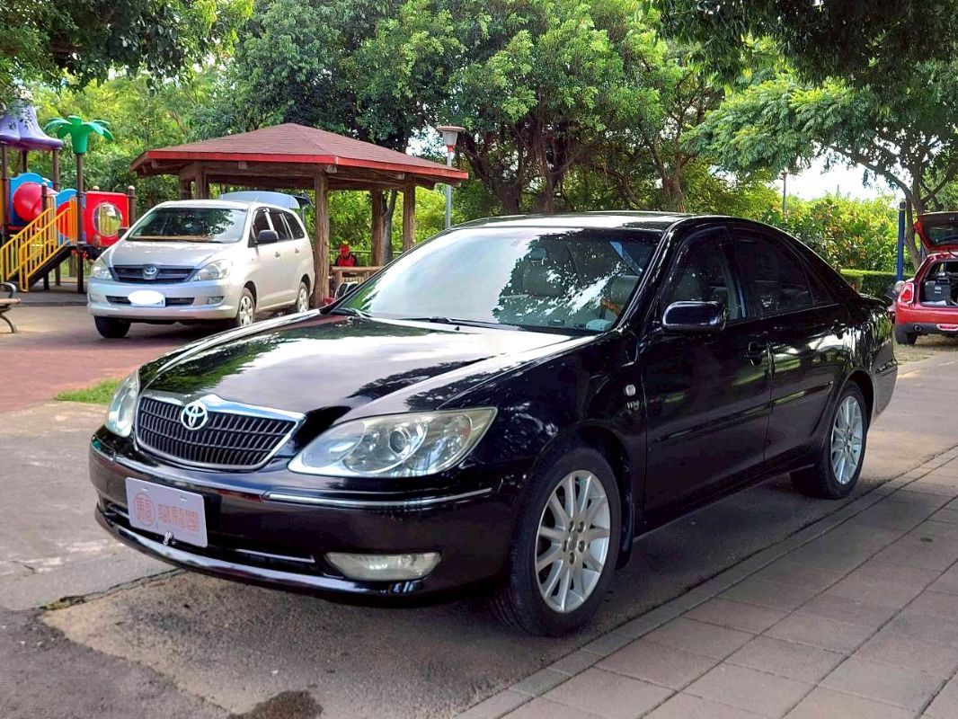 TOYOTA CAMRY
