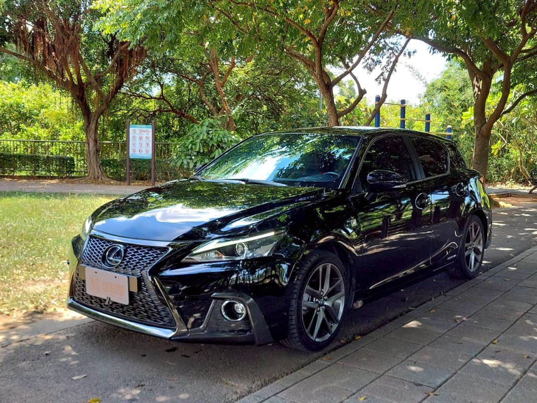 LEXUS CT200H