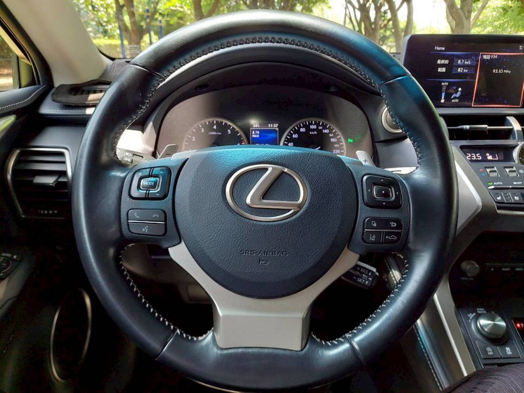 LEXUS