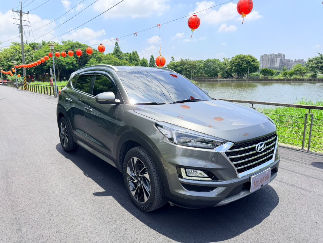 HYUNDAI