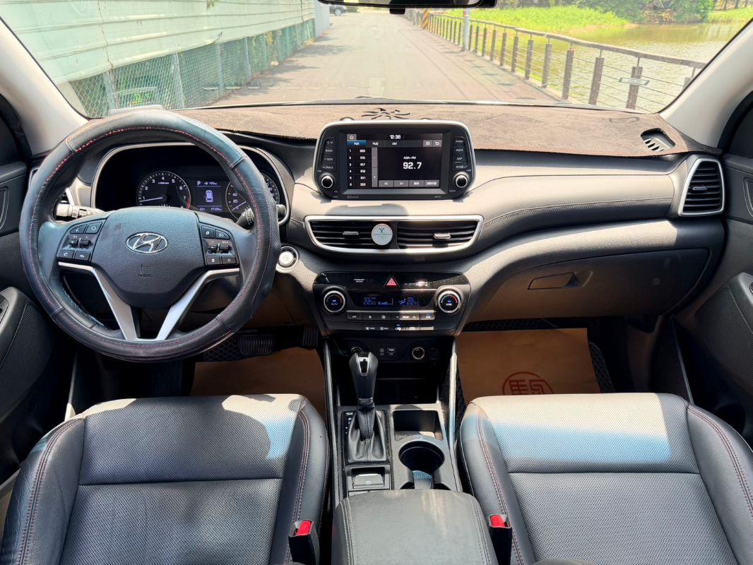 HYUNDAI